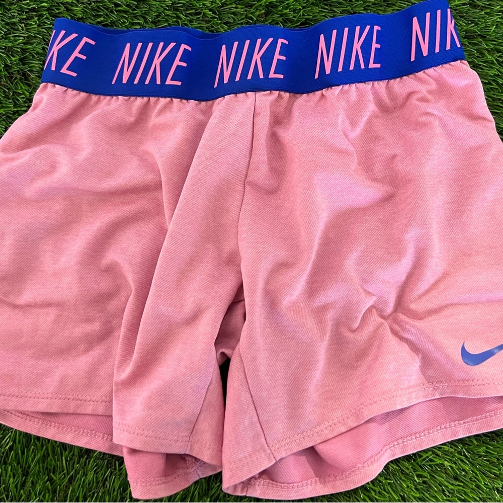 Nike women’s XL athletic shorts gently used